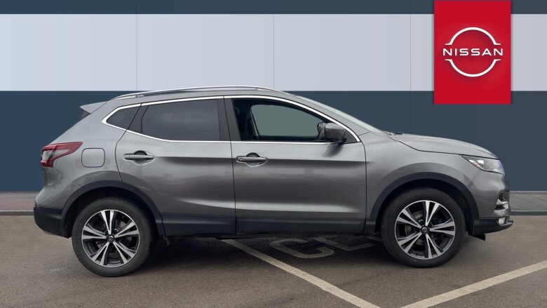 Nissan Qashqai 1.3 DiG-T N-Connecta 5dr [Glass Roof Pack] Petrol Hatchback